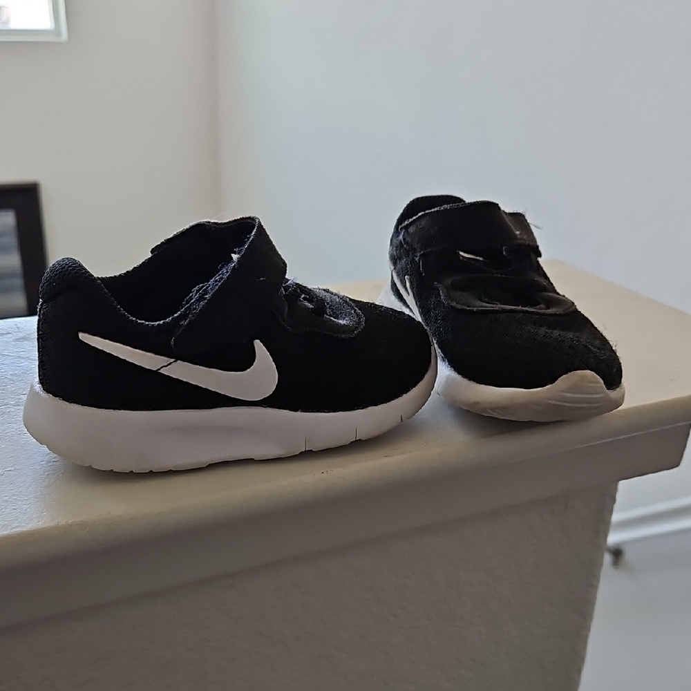 Nike Kids Black and White Velcro Sneakers